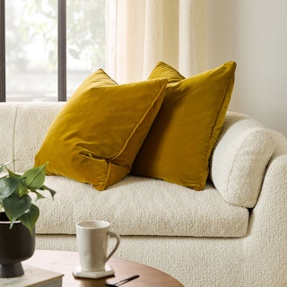 Lucca Yarrow Gold Pillow Set