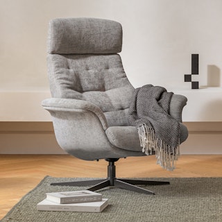 Meklen Dawn Gray Lounge Chair