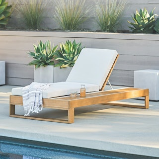 Toro Dravite Ivory Chaise Lounge