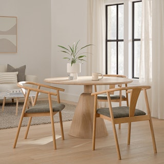 Kurasi Dining Table